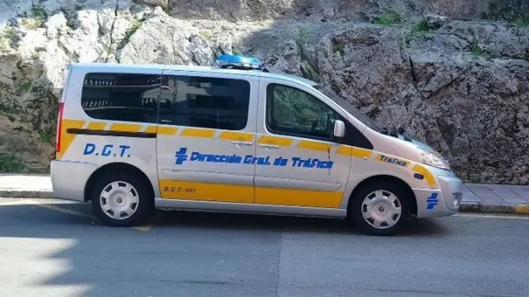 veh&iacute;culo radar dgt