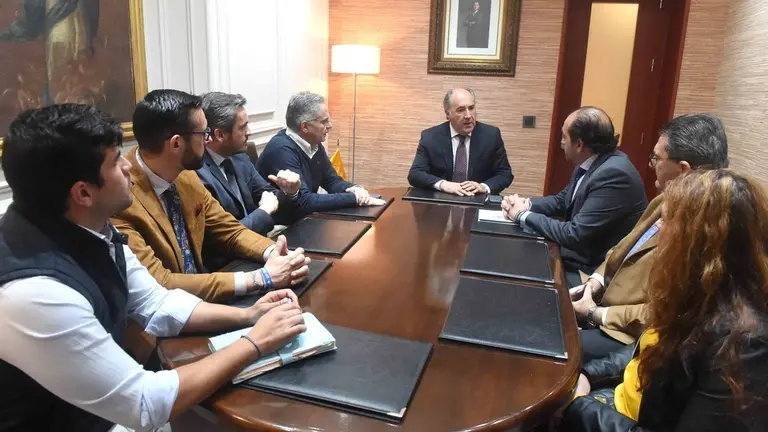 REUNION HERMANDAD DEL ROCIO