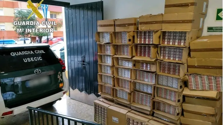 EuropaPress_2518441_Tabaco_de_contrabando_intervenido_en_Los_Barrios