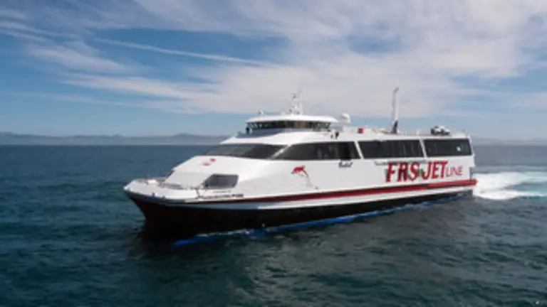 Un barco de FRS.