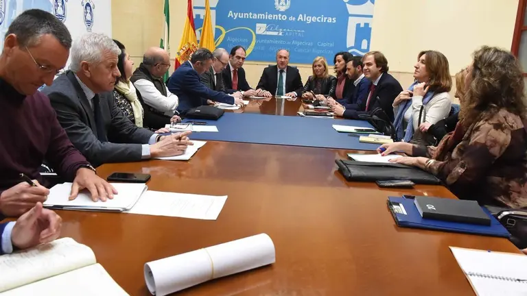 REUNION PUERTO-AYUNTAMIENTO-UCA