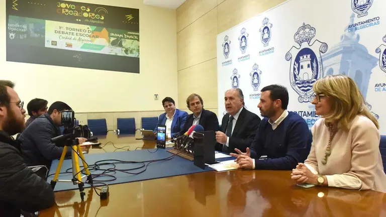 Un momento de la rueda de prensa.