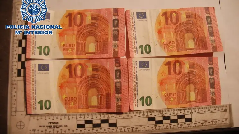Imagen de los billetes falsos.