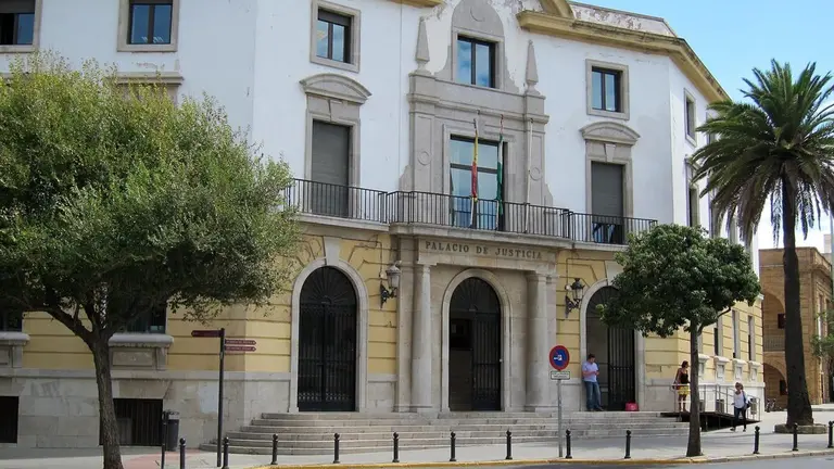 EuropaPress_1400470_ANDALUC&Iacute;A_-C&aacute;diz_-Tribunales_-_La_Fiscal&iacute;a_de_C&aacute;diz_present&oacute;_m&aacute;s_de_10_000_acusaciones_en_el_a&ntilde;o_2016