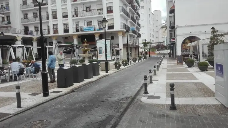 Terrazas en la Plaza Neda.