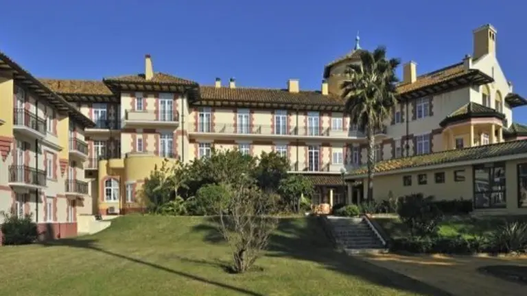 hotel reina cristina