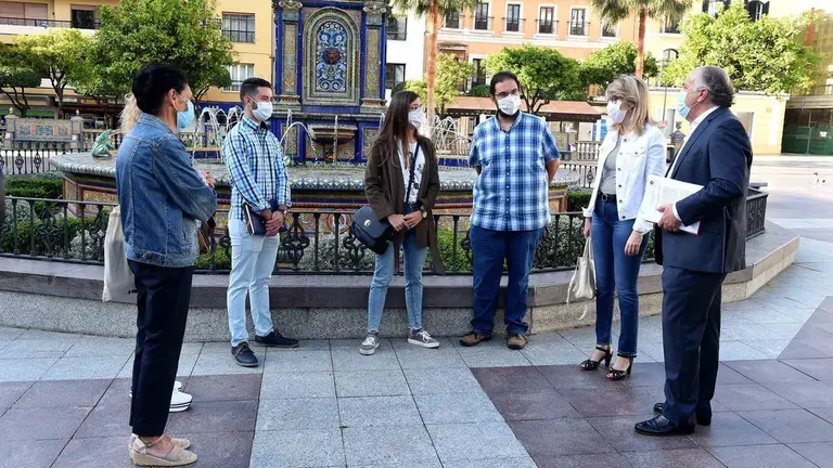 Los responsables municipales departen esta ma&ntilde;ana con la restauradora en el lugar de los trabajos.
