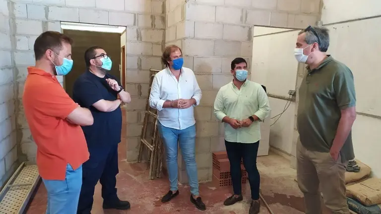 Un momento de la visita a los vestuarios.