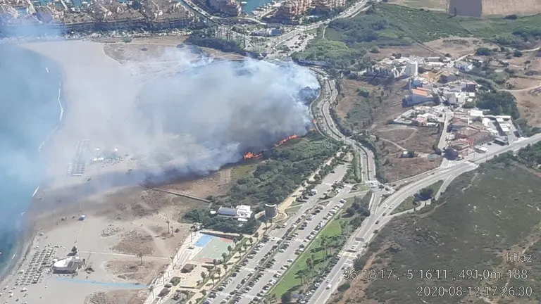 EuropaPress_3271981_incendio_sotogrande