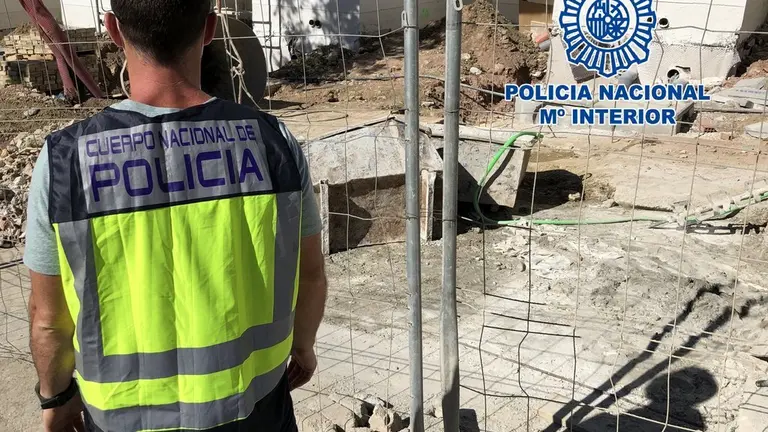 Agente de Polic&iacute;a Nacional.