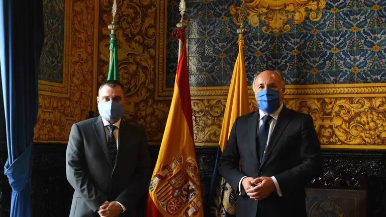 VISITA DELEGADO DE EXTERIORES JUAN JOSE SANZ APARICIO