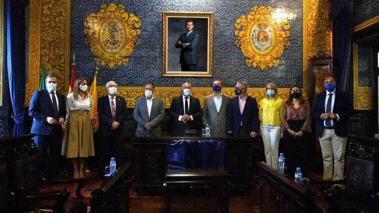VISITA ALCALDE DE LINARES,BAILEN Y GUARROMAN TREN