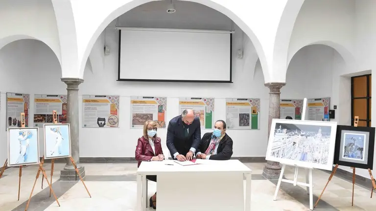 CESION DE CUADROS ORTEGA AL MUSEO