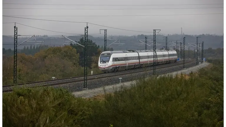 EuropaPress_3338250_tren_intercity_renfe
