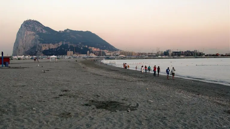gibraltar, desde la playa de poniente