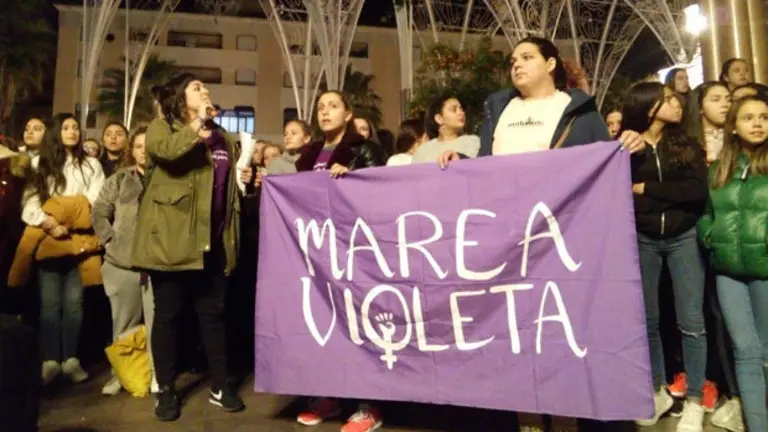 marea violeta