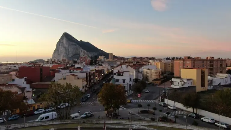 Vista de La L&iacute;nea y Gibraltar.
