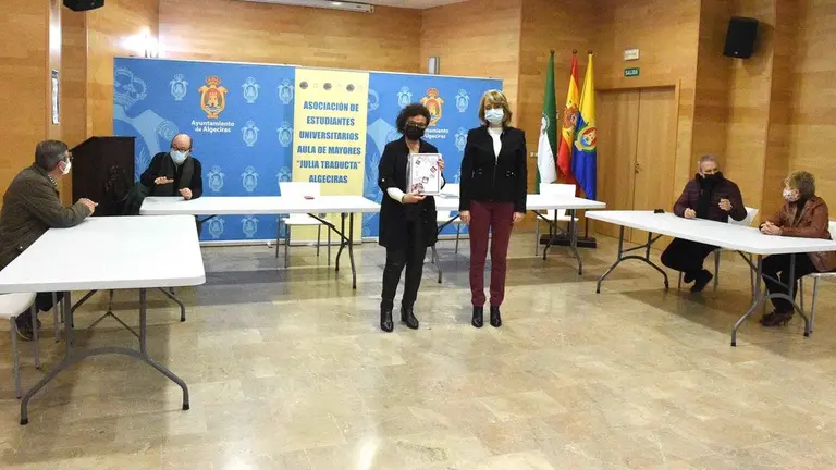 PRESENTACION JULIA TRADUCTA