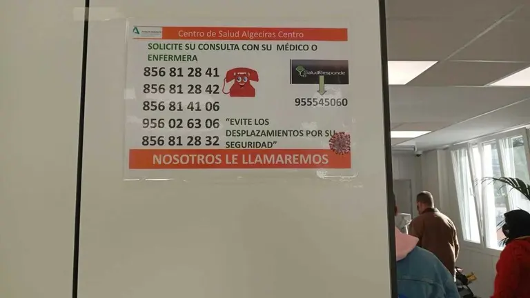 Cartel en centro de salud.