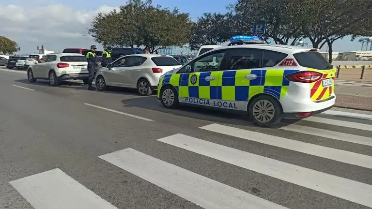 Coches de la Polic&iacute;a Local.