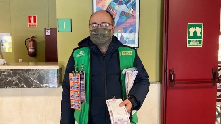 El vendedor.