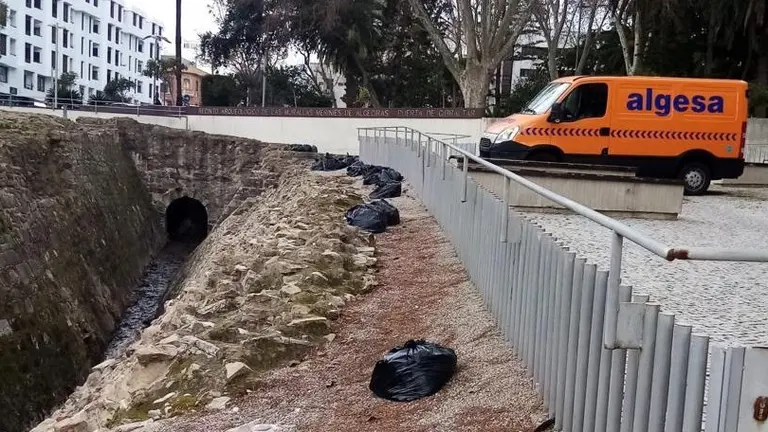 LIMPIEZA MURALLAS