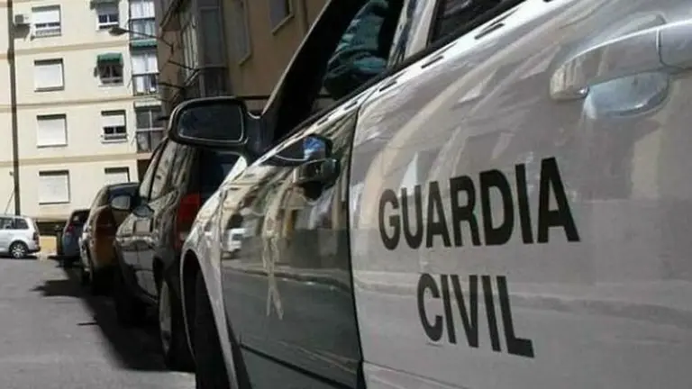 guardia-civil-coche
