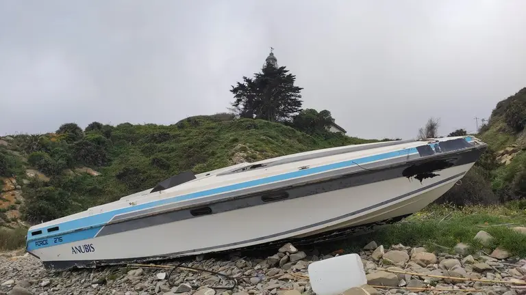 Embarcaci&oacute;n abandonada.
