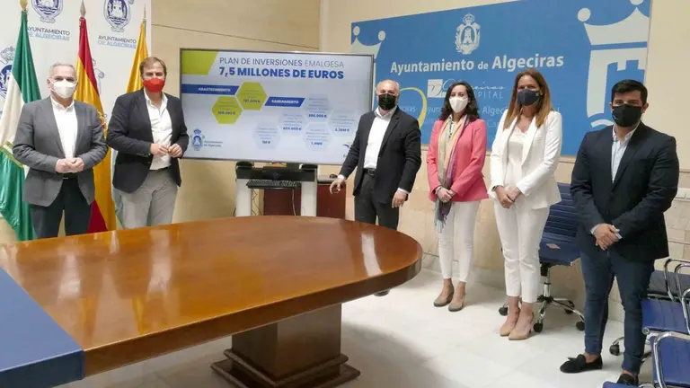 Los delegados, durante la presentaci&oacute;n.