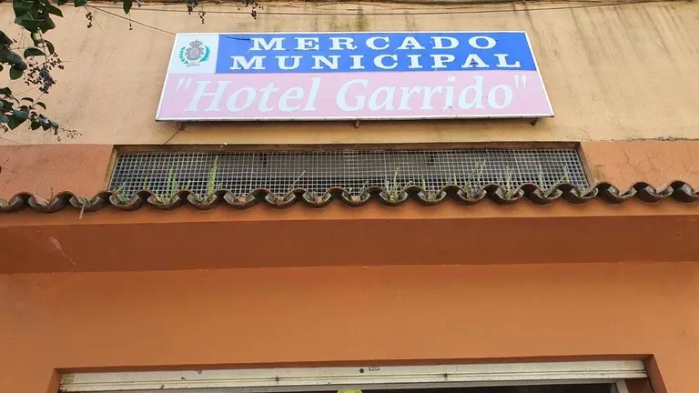 Fachada del mercado.