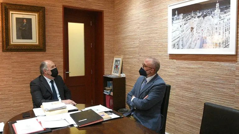 1-VISITA ALBERTO GUERRERO VALLE DIRECTOR DE CARREFOURJPG