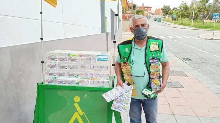 El vendedor.
