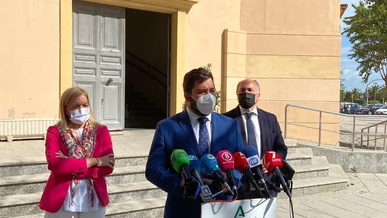 Un momento de la rueda de prensa.