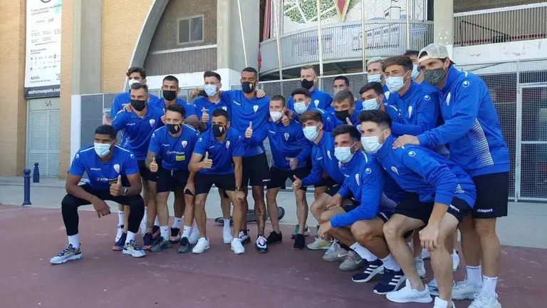 El Algeciras CF, momentos antes de salir hacia M&euml;rida