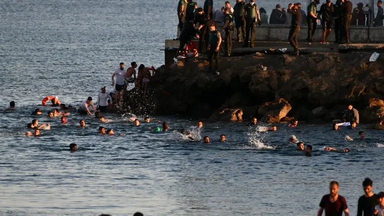 Inmigrantes en el Tarajal