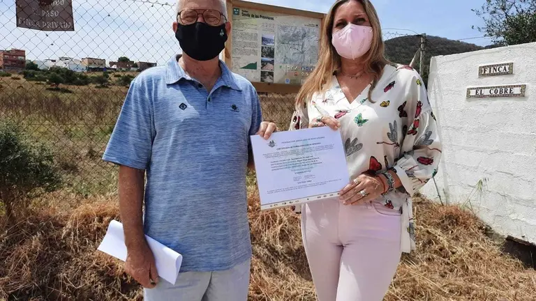 La delegada de Turismo y el delegado de la FAMP.