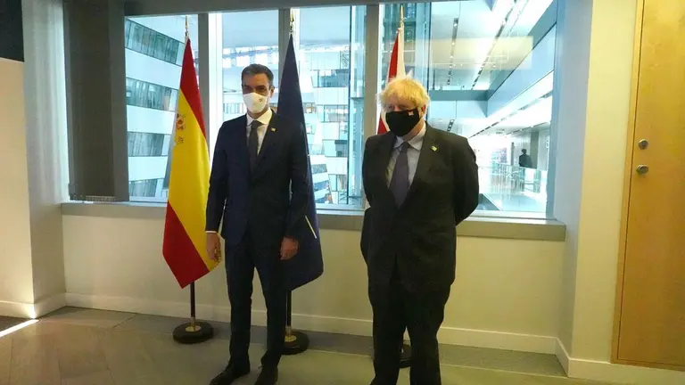 S&aacute;nchez y Johnson.