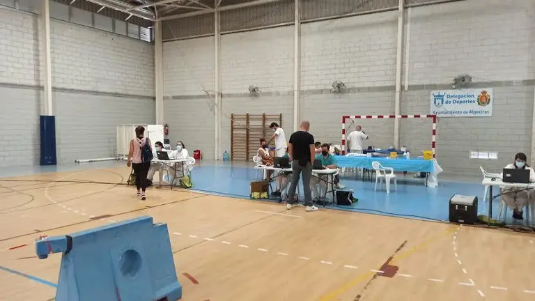 Vacunaci&oacute;n en el Pabell&oacute;n de La Pi&ntilde;era.