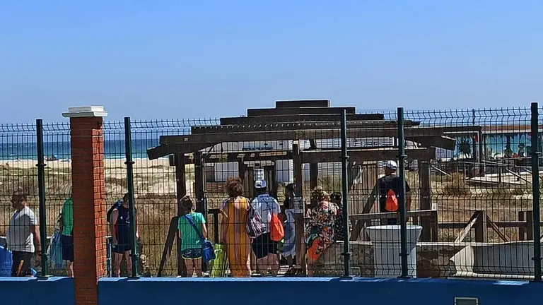 Usuarios, en la playa.