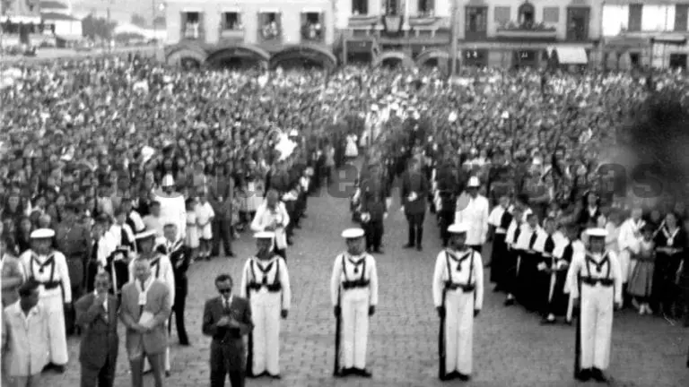 Coronaci&oacute;n lit&uacute;rgica en 1954