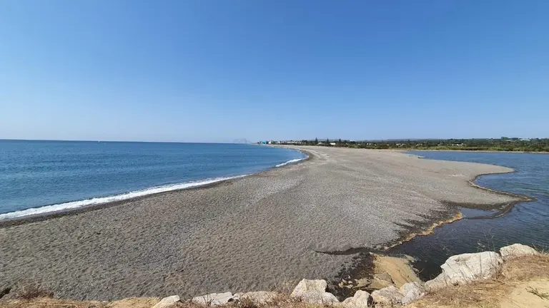 Desembocadura del r&iacute;o, cerrada.