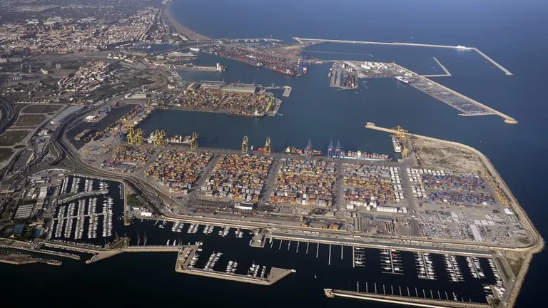 VISTA-GENERAL-PUERTO-DE-VALENCIA-2000x1200