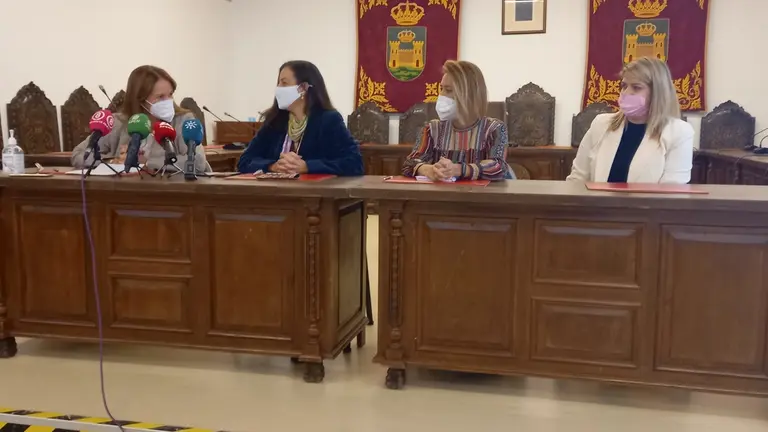 empresarias rueda de prensa
