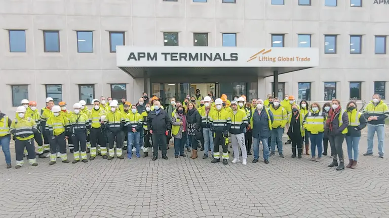 PLANTILLA APM EN HUELGA 22 NOVIEMBRE