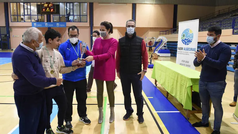 ENTREGA-TROFEOS-FAEM.JPG_1515893856