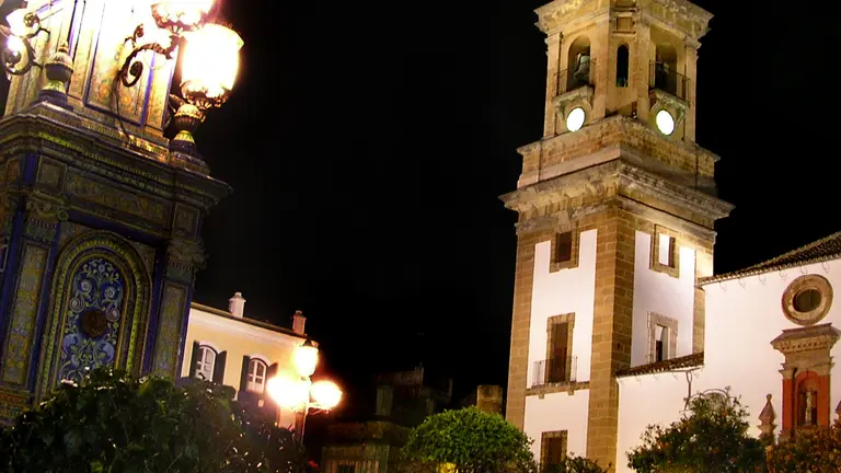 Plaza alta noche