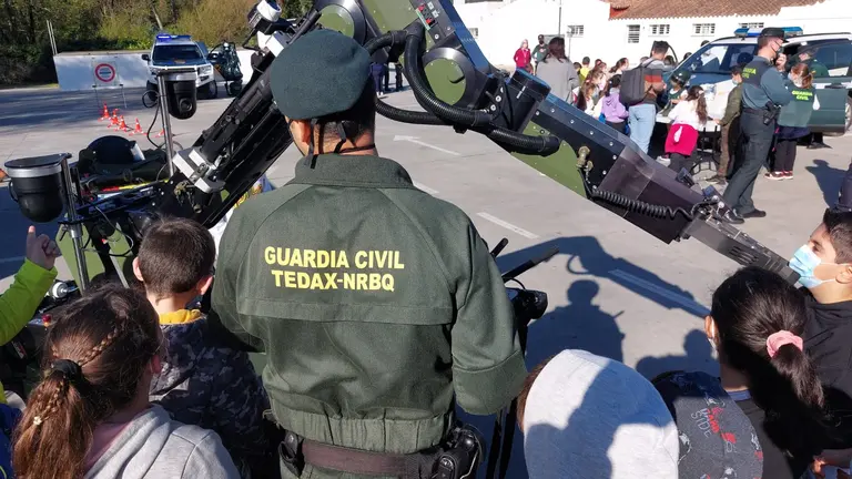 18022022 REGALO GUARDIA CIVIL POR 50 ANIVERSARIO (1)