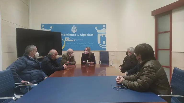 Reuni&oacute;n reloj