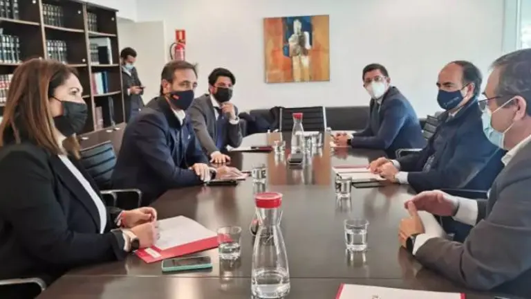 reuni&oacute;n Bouza