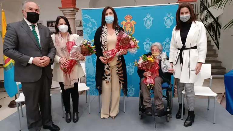 Homenaje mujeres